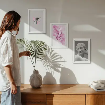 Modern keretezett képszett akvarell absztrakció inspiráló szlogennel és ősi szoborral