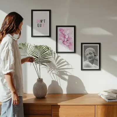 Modern keretezett képszett akvarell absztrakció inspiráló szlogennel és ősi szoborral