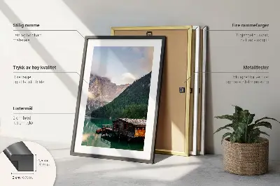 Tengerparti kilátás naplementével és várossal keretezett triptichon