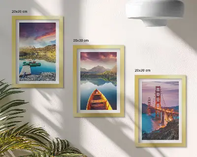 Hegyi kilátás tavakkal, hajókkal és egy híddal keretezett triptichon