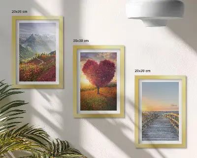 Keretezett triptichon hegyi tájakat ábrázoló szív alakú fa mólóval