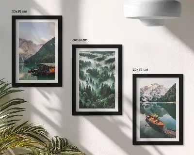 Keretezett triptichon hegyi táj tóval, hajóval és ködös erdővel