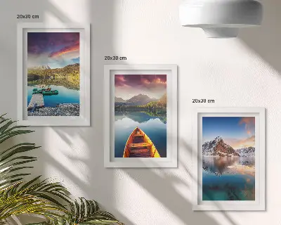 Nyugodt tavak hegyi tájjal és csónakkal triptichon keretezett kivitelben