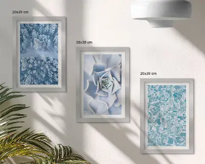 Modern keretezett képszett téli erdő kék virágokkal és vízfelülettel