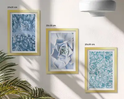 Modern keretezett képszett téli erdő kék virágokkal és vízfelülettel