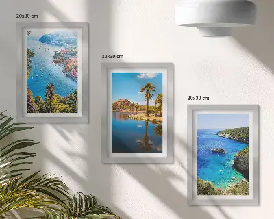 Tengerparti kilátás pálmafákkal és kék vízzel triptichon keretezett kivitelben