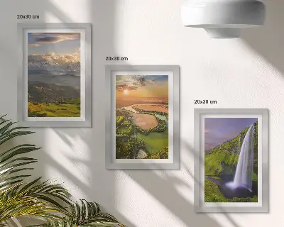 Hegyi folyó és vízesés a természetben keretezett triptichon kivitelben