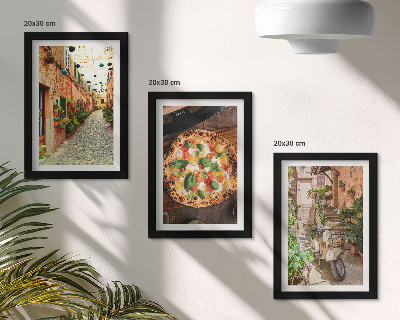 Keretezett triptichon Bájos utcák növényekkel és olasz pizzával