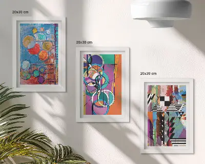 Színes absztrakciók körökkel és geometrikus mintákkal keretezett triptichon