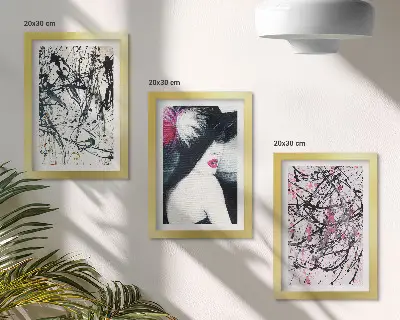 Absztrakt festmény női kalappal keretezett triptichon