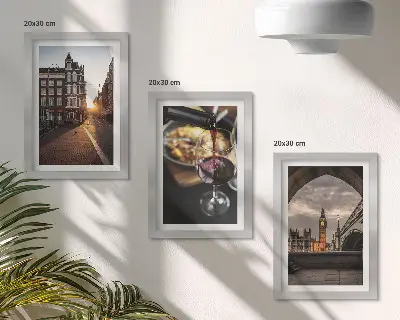 Keretezett triptichon városokat, ételeket és londoni látképet ábrázoló képsorozat
