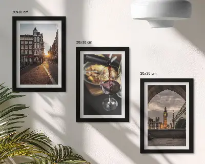 Keretezett triptichon városokat, ételeket és londoni látképet ábrázoló képsorozat