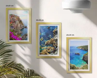 Tengerparti kilátás színes házakkal és korallzátonyokkal keretezett triptichon
