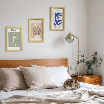 Keretezett triptichon Henri Matisse stílusos figurák és növények plakátjával