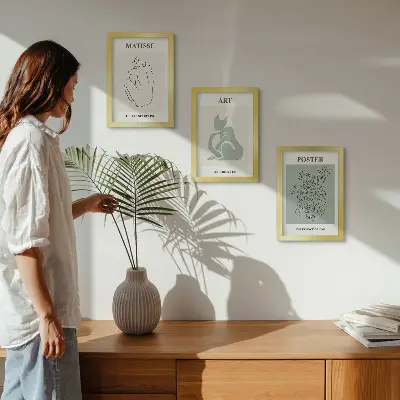 Keretezett triptichon Henri Matisse bézs és zöld árnyalatú plakátokkal