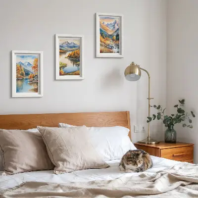 Hegyi kilátás folyóval és őszi fákkal keretezett triptichon