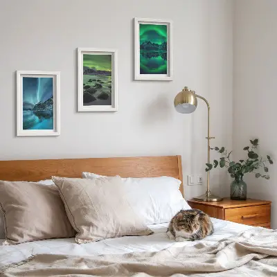 Téli táj északi fényekkel és hegyekkel modern keretezett képszett