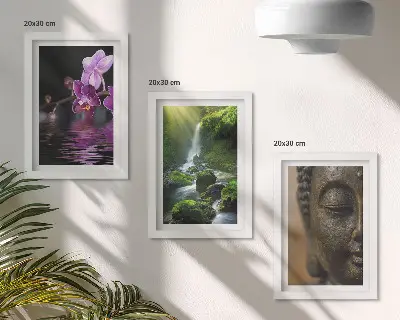 Virágok a vízben, vízesés zöld sziklákkal és Buddha mintás triptichon keretezett kivitelben