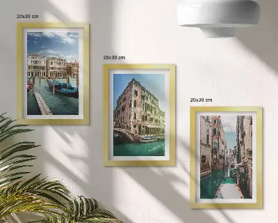 Keretezett triptichon velencei városkép csatornákkal és építészeti részletekkel