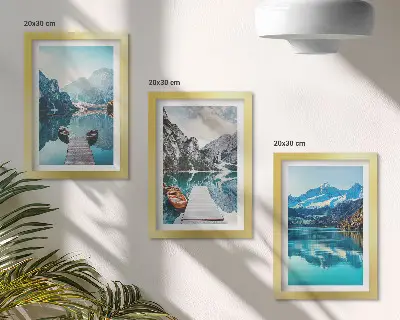 Hegyi tavak csónakokkal és tükröződésekkel a vízben keretezett triptichon