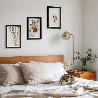 Keretezett triptichon minimalista természetstílusú virágok és ágak mintával