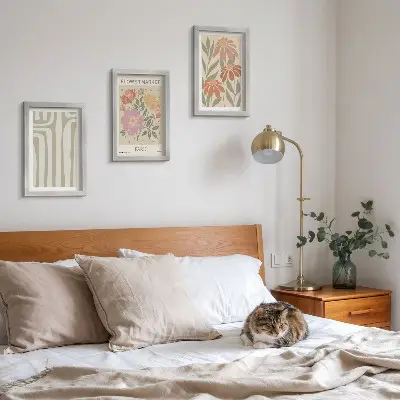 Keretezett triptichon botanikus motívumokkal és párizsi minimalista stílussal