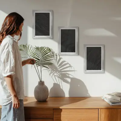 Keretezett triptichon sötét márvány mintázat elegáns stílusban
