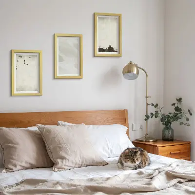 Keretezett triptichon madarak, sziklák és ecsetvonások minimalista dekoráció