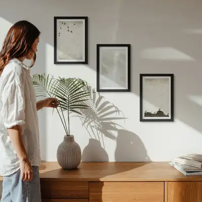 Keretezett triptichon madarak, sziklák és ecsetvonások minimalista dekoráció