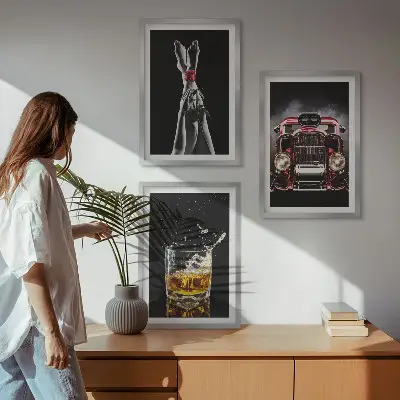Keretezett képszett hálószobába női lábak, rózsa, autó és whisky mintával