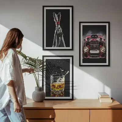 Keretezett képszett hálószobába női lábak, rózsa, autó és whisky mintával