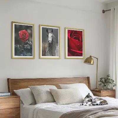 Fali dekorációs képszett vörös rózsák és szürke lovak