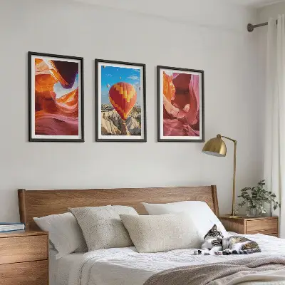 Keretezett kép szett hálószobába sivatagi szurdokok és hőlégballon mintával