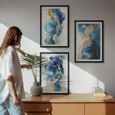 Kék absztrakt mintás keretezett képszett hálószobába 