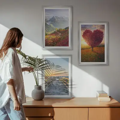Keretezett képszett hálószobába tájak, hegyek, fák és móló mintával