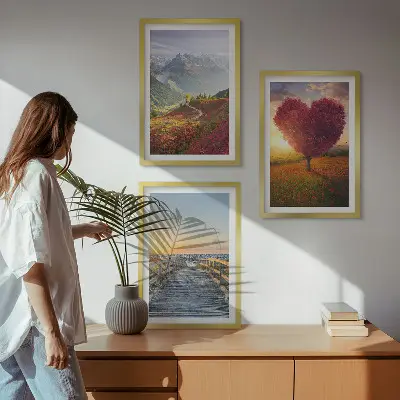 Keretezett képszett hálószobába tájak, hegyek, fák és móló mintával