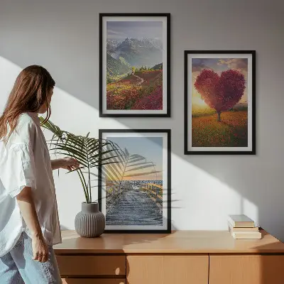 Keretezett képszett hálószobába tájak, hegyek, fák és móló mintával