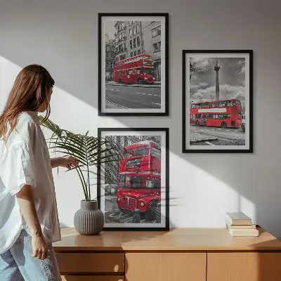 Keretezett képszett piros londoni buszokkal hálószobába