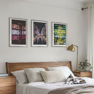 Neonreklámok folyó az éjszakában kép szett hálószobába keretezett kivitel
