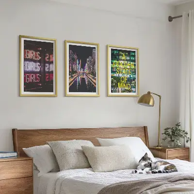 Neonreklámok folyó az éjszakában kép szett hálószobába keretezett kivitel