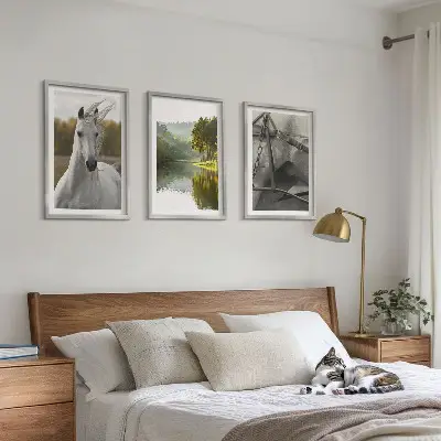 Fali dekorációs képkészlet fehér lovak a természetben folyóval