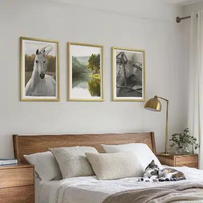 Fali dekorációs képkészlet fehér lovak a természetben folyóval