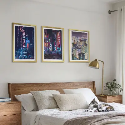 Éjszakai város neonfényei keretezett képszett hálószobába
