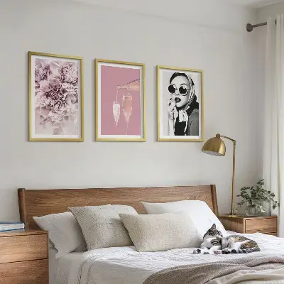 Keretezett kép szett hálószobába rózsa virágok és elegáns hölgy mintával