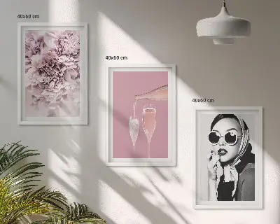 Keretezett kép szett hálószobába rózsa virágok és elegáns hölgy mintával