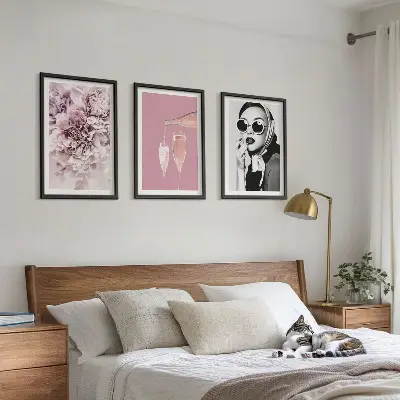 Keretezett kép szett hálószobába rózsa virágok és elegáns hölgy mintával
