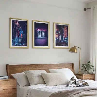 Keretezett kép szett éjszakai város neon bejárata hálószobába