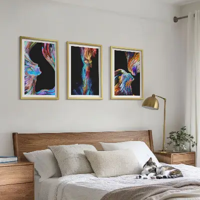 Színes absztrakt arcok keretezett képszett hálószobába