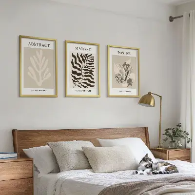 Keretezett kép szett hálószobába bézsbarna növényi mintákkal