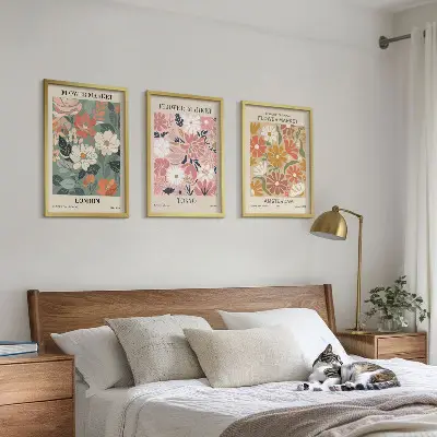 Keretezett kép szett hálószobába virágmintás kivitelben, London, Tokió és Amszterdam motívumokkal